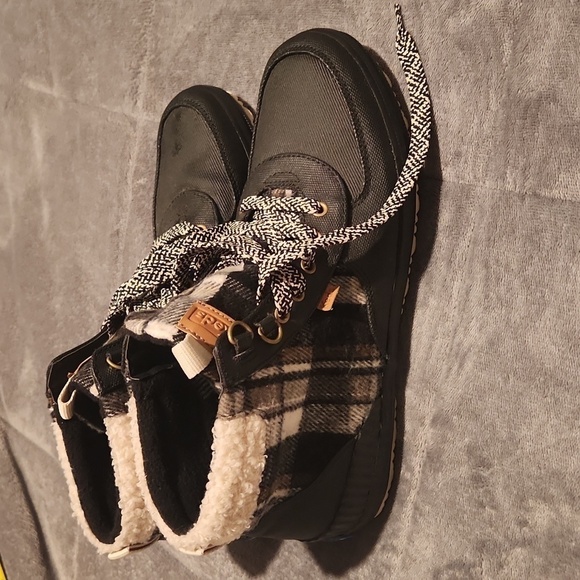 Keds Lace Up High Tops - Picture 5 of 8